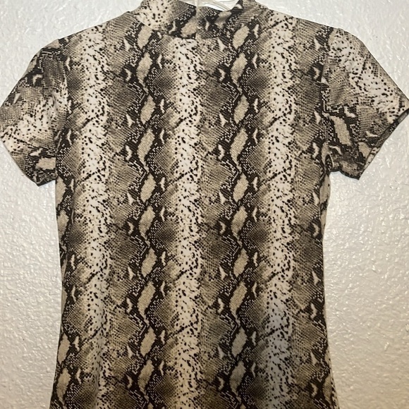 RUE 21 snake skin top with cut out front size small - Picture 7 of 7